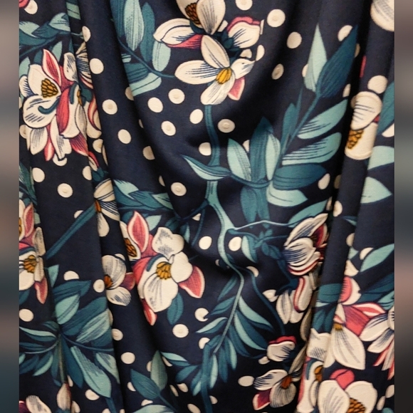 Stem & Vine Blue Floral Scoop Neck Top Size 3X Lightweight Work Streetwear - Picture 7 of 10